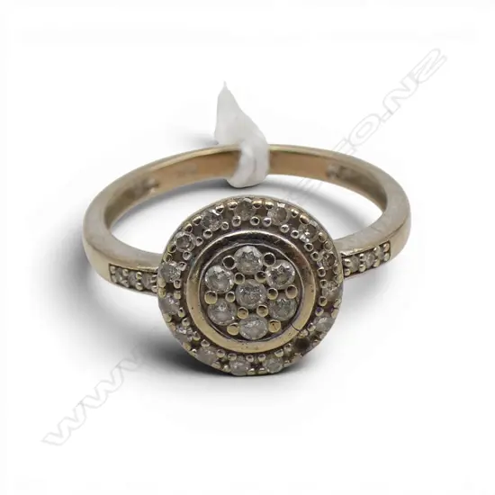 9ct GOLD & DIAMOND CLUSTER RING 2.1gms one stone missing SIZE N
