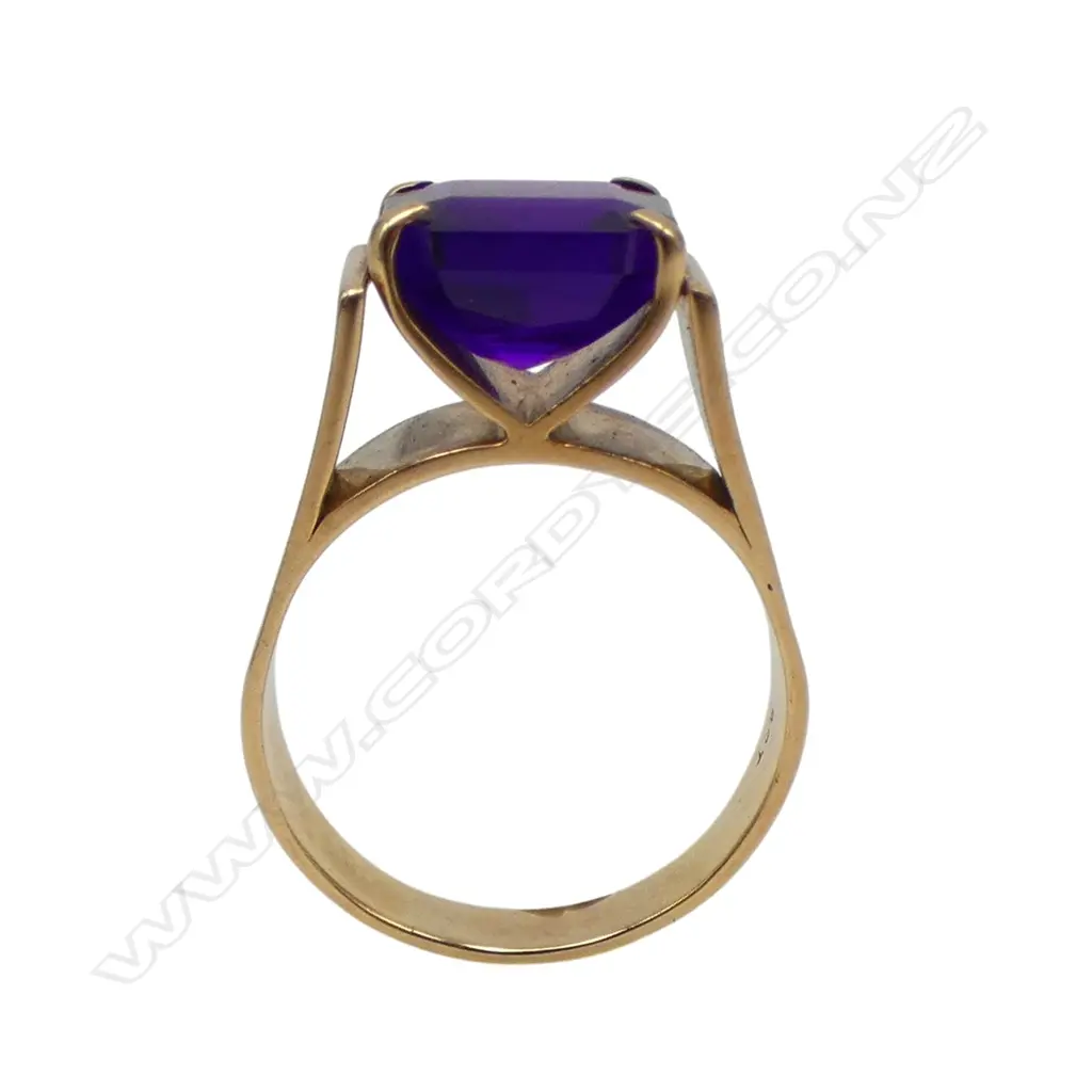 9CT AMETHYST RING, 9.1gms SIZE U Image 1++