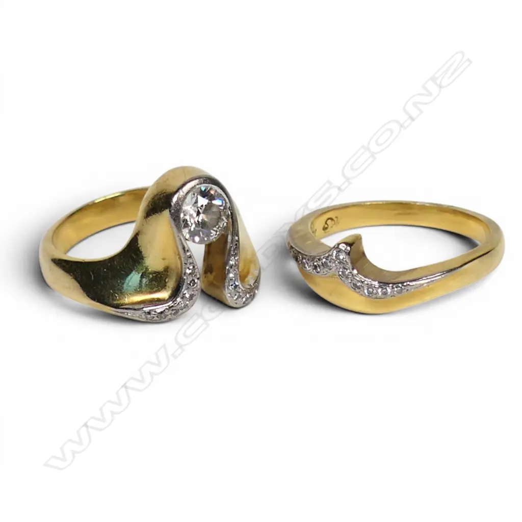 An 18ct gold yellow and white gold diamond ring set, Image 1++