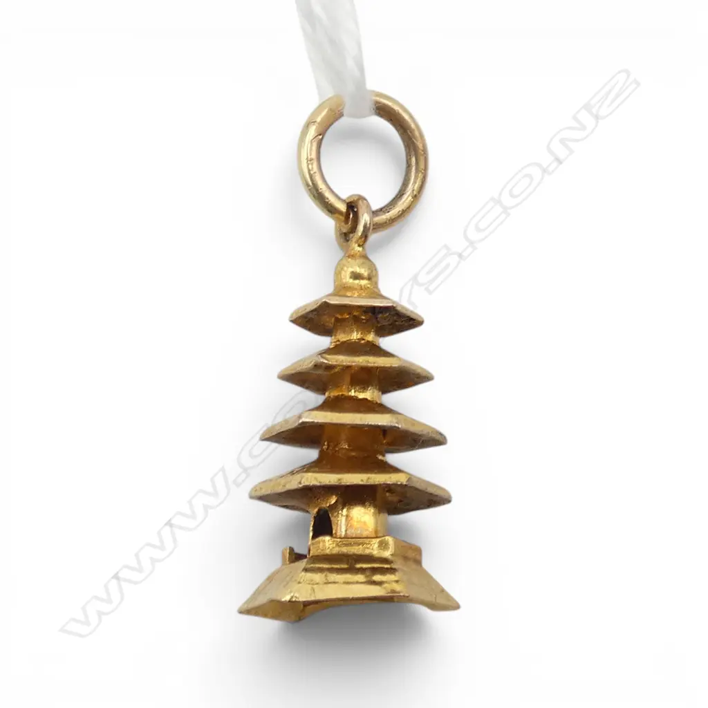 14ct GOLD PAGADA CHARM. 2.63gms Image 1++