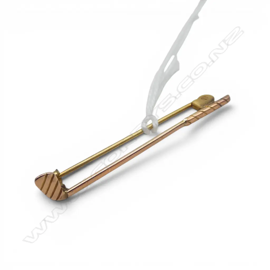 9ct ROSE GOLD GOLF CLUB BROOCH 1.26gms Image 1++