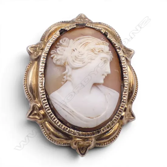 GOLD PLATED CAMEO BROOCH, 8.48gm