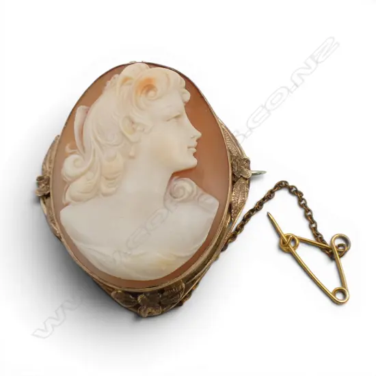 9ct GOLD CAMEO BROOCH 10.90gms