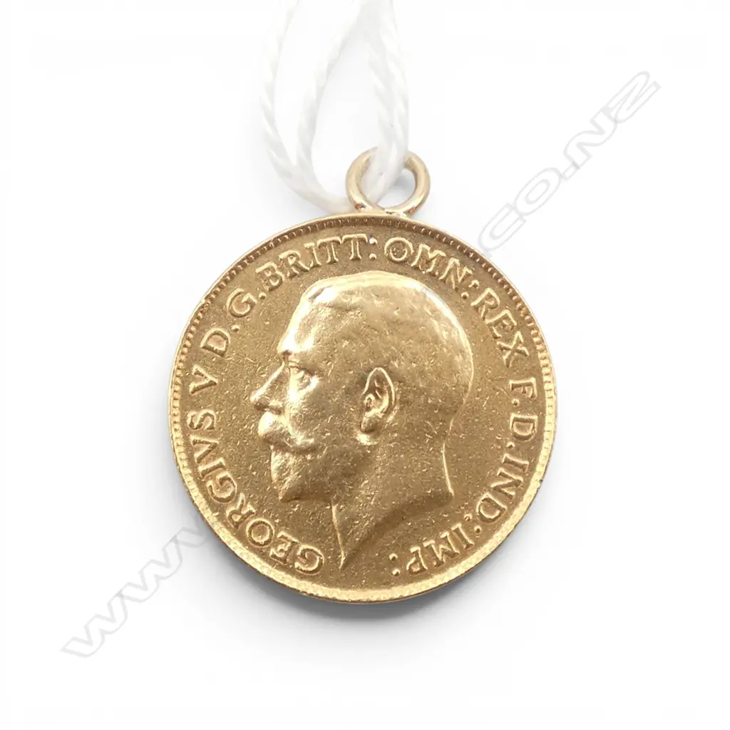 1911 GOLD HALF SOVEREIGN COIN British mint. Suspension loop attached Image 1++