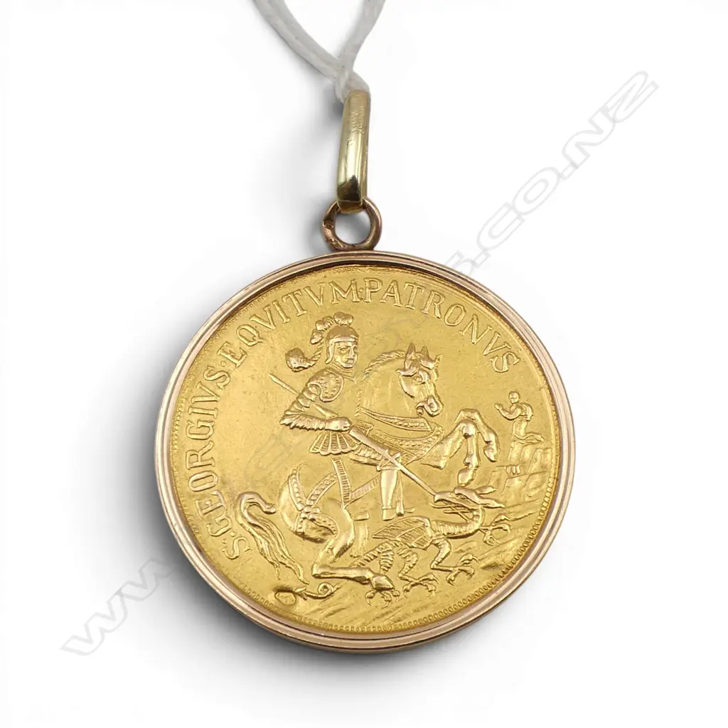 14CT ST GEORGE & THE DRAGON PENDANT 33mm dia, 9.7gms Image 1++