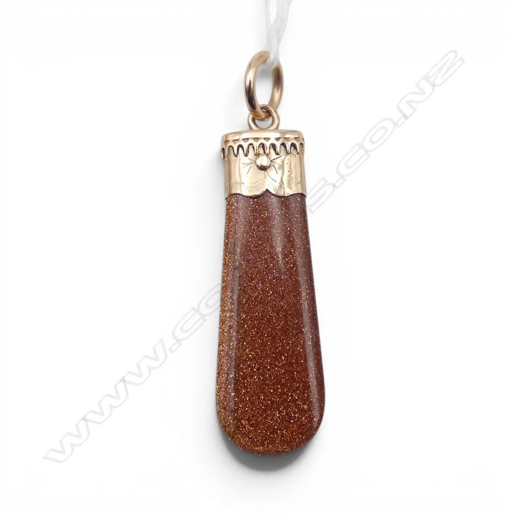 ANTIQUE 15CT GOLDSTONE PENDANT L.60mm total 9.1gms Image 1++