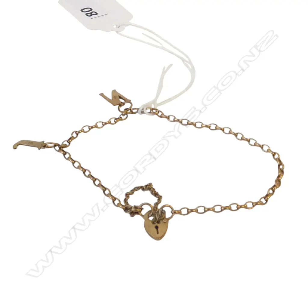 9ct GOLD FINE BRACELET with 2 letter charms 3.6gms Image 1++