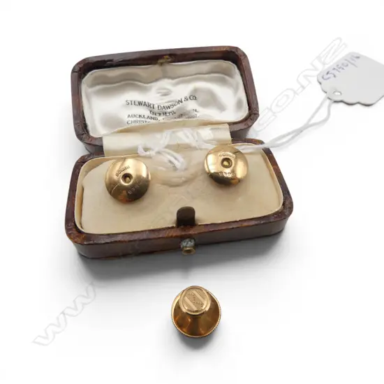 CASED SET OF 3 9CT GOLD STUDS 2.8GMS 