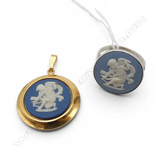 SILVER WEDGWOOD RING & PLATED PENDANT