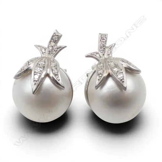 10CT WG, MABE PEARL & DIAMOND CLIP ON EARRINGS, 15mm dia, 13.5gms