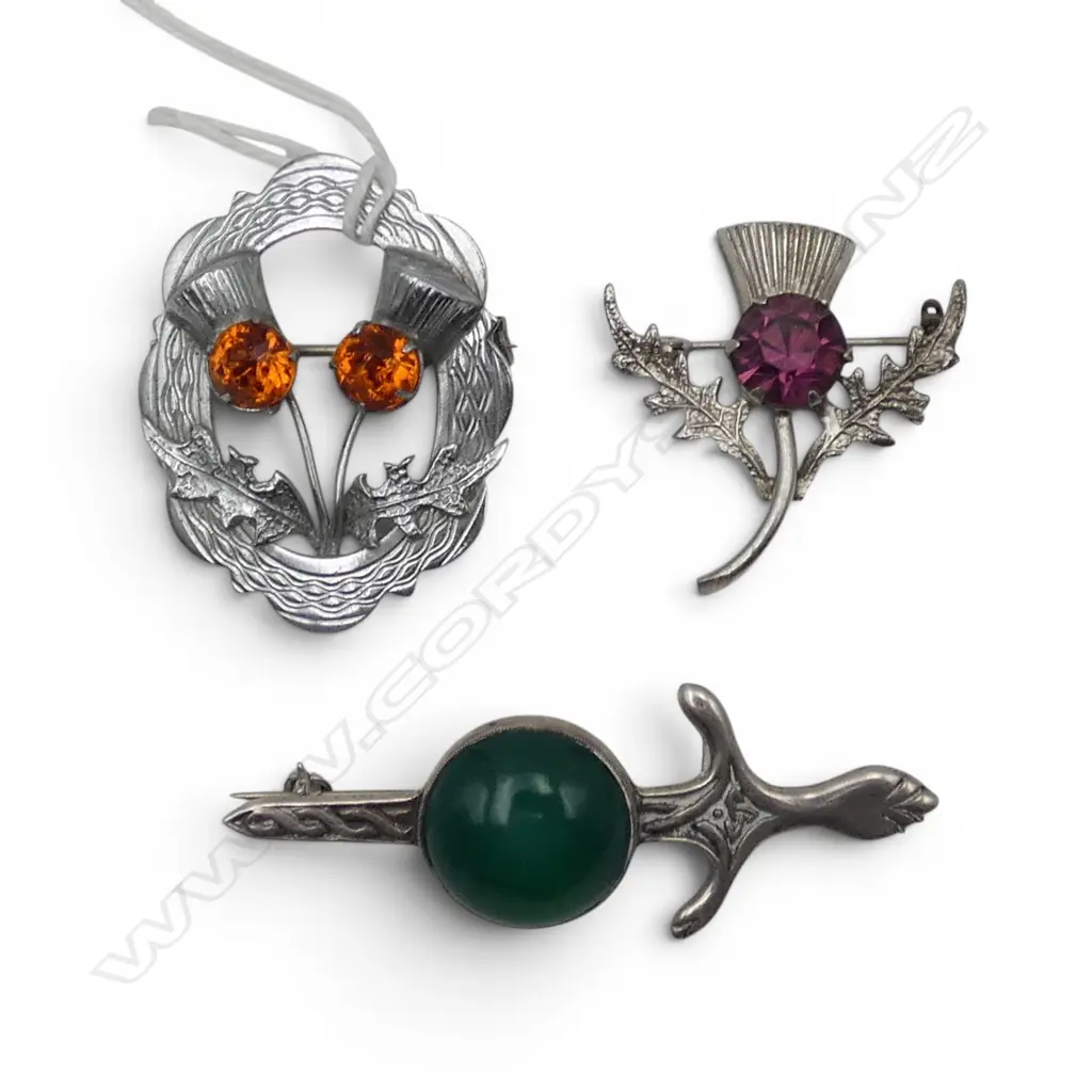 3 SCOTTISH SILVER BROOCHES (2 STG SILVER 15gms) Image 1++