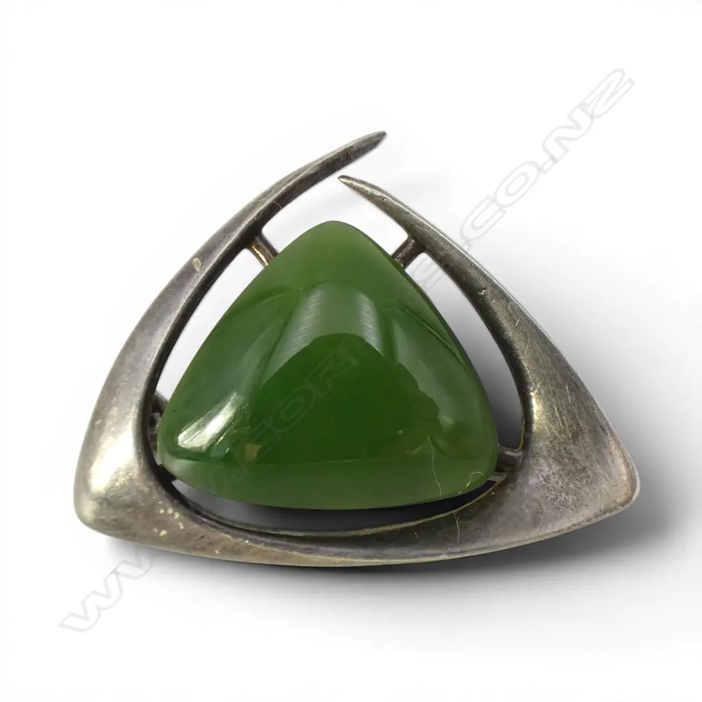 PETER MINTURN STG SILVER & GREEN STONE BROOCH W.34mm, 7.8gms Image 1++