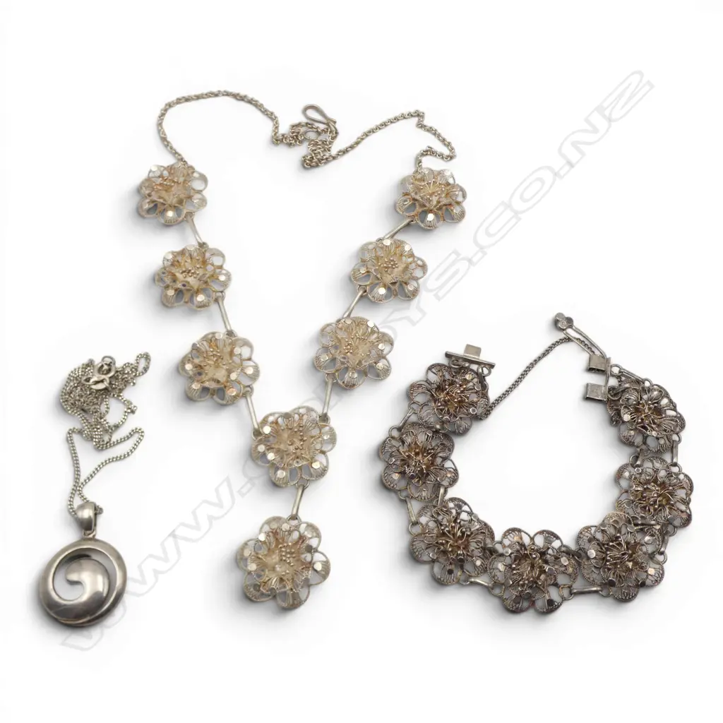 FANCY FLORAL STG SILVER + NECKLACE & BRACELET + SILVER KORU PENDANT NECKLACE. 37gms Image 1++