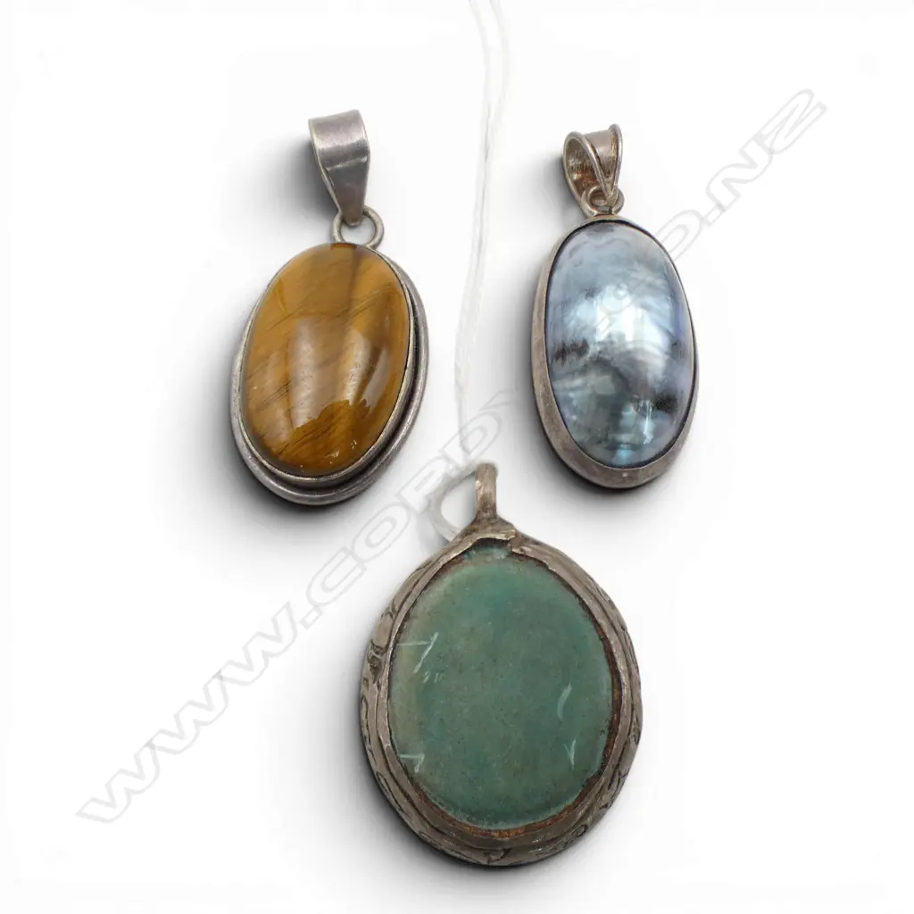 3 PENDANTS (2 STG, TIGERS EYE & MABE PEARL 45x22mm) Image 1++