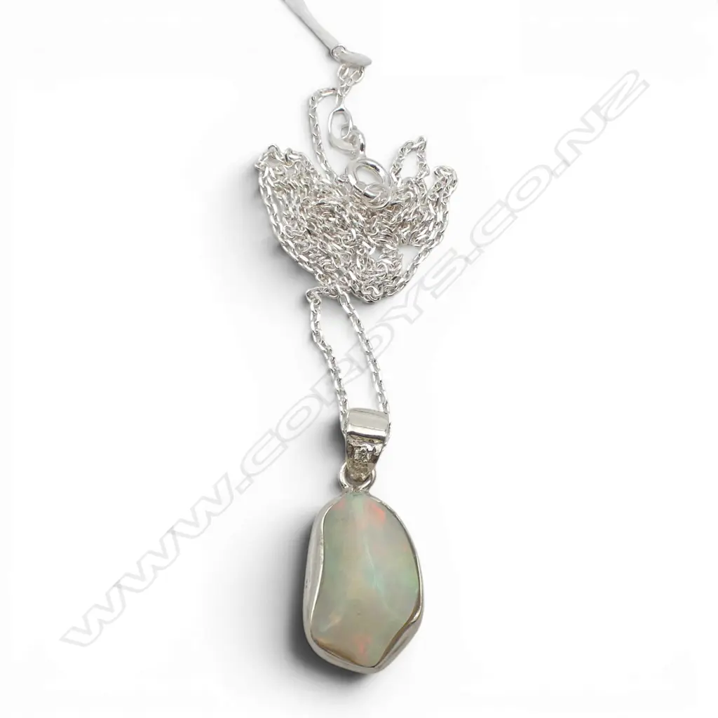 SILVER WELO OPAL & DIAMOND PENDANT on SILVER CHAIN Image 1++