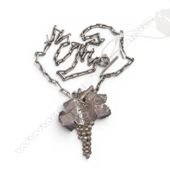 STG SILVER NECKLACE L.550mm + GRAPES PENDANT 41.6gms