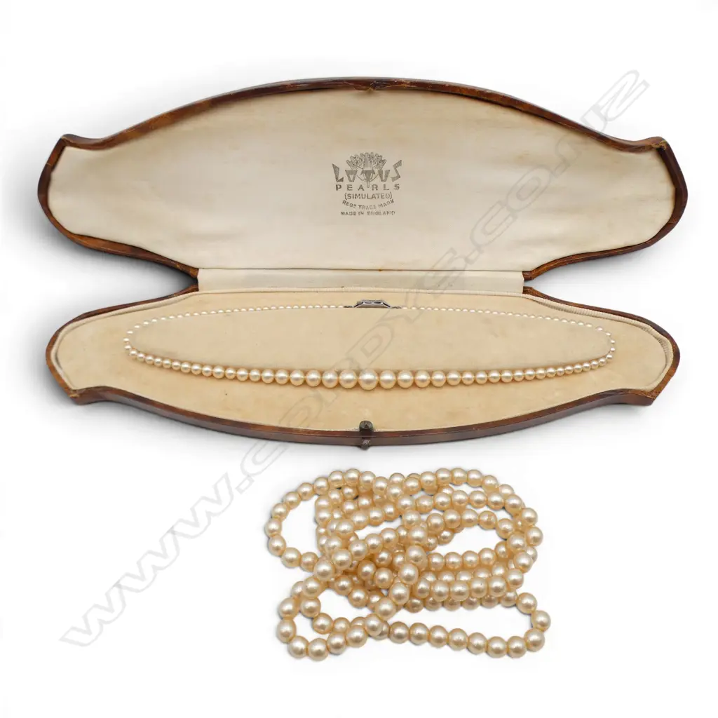 CASED LOTUS SIMULATED PEARL NECKLACE + OTHER PEARL NECKLACE Image 1++