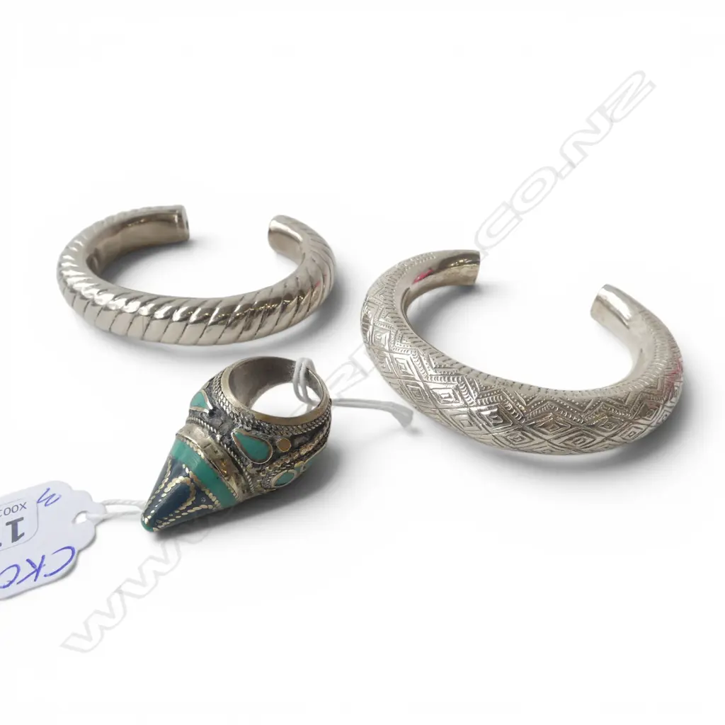 SILVER ETHNIC RING + 2 ETHNIC BANGLES  Image 1++