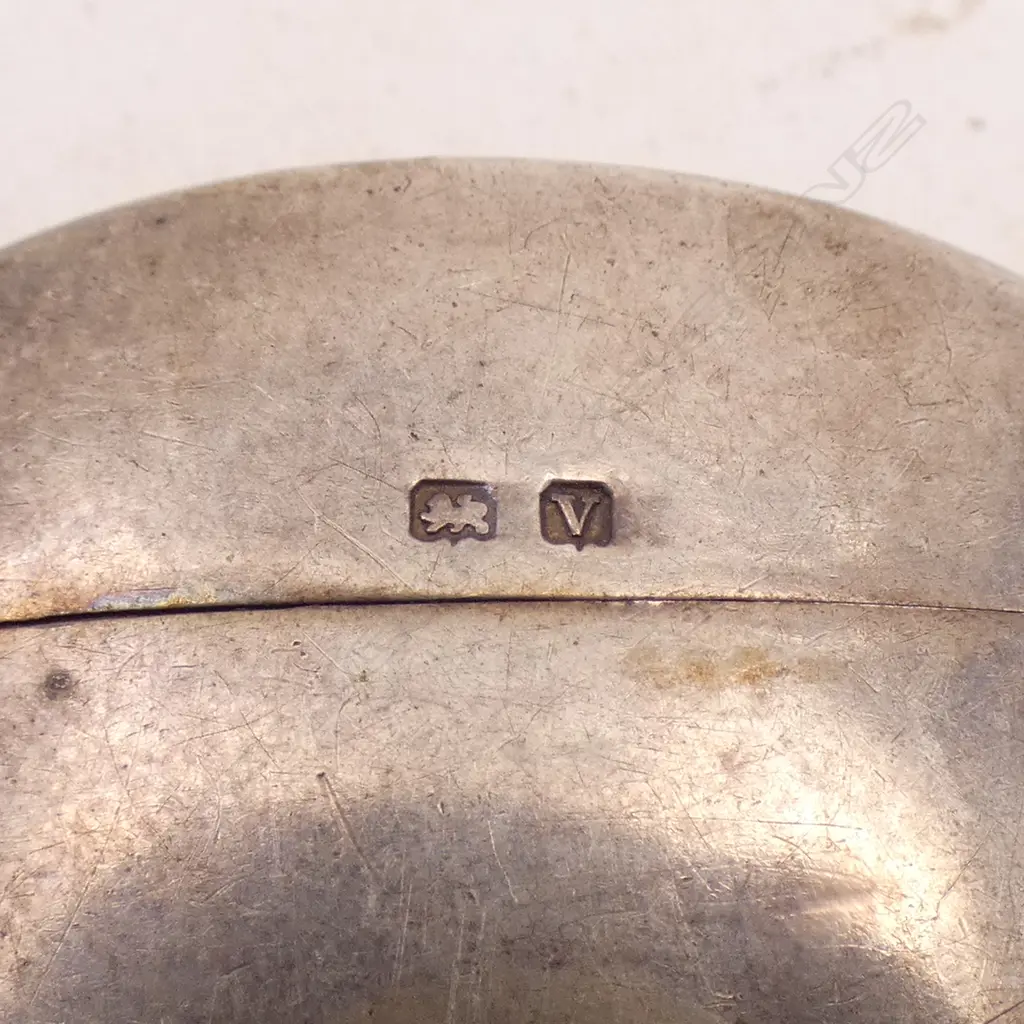 STG SILVER PLAIN VESTA W SUSPENSION LOOP Birmingham 1920. 20.5gms Image 1++