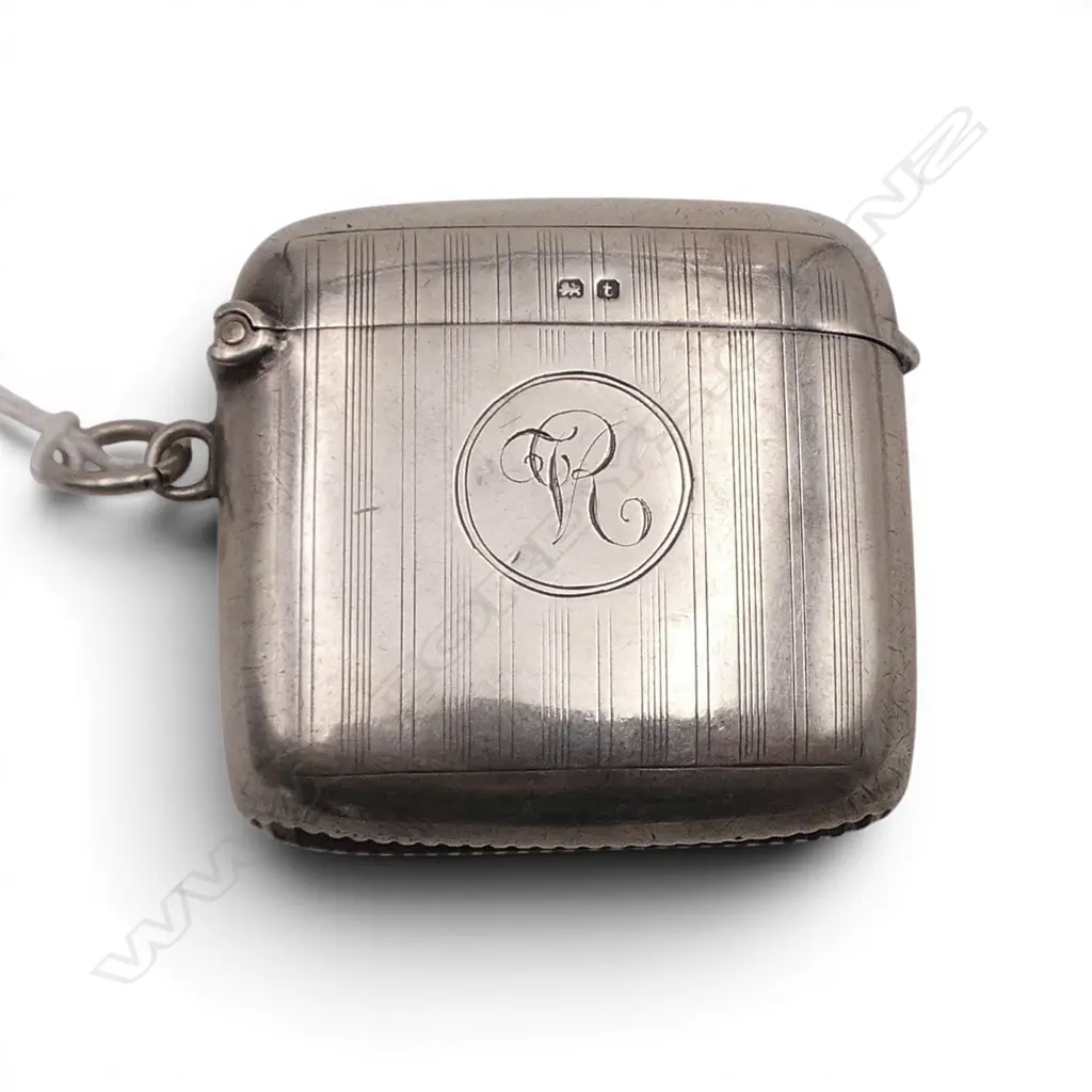 Birmingham 1918 SILVER MACHINE ENGRAVED VESTA  34.6 Image 1++