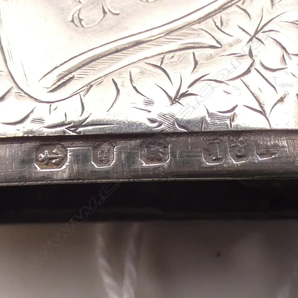 Birmingham 1876 SILVER ENGRAVED VESTA  20gms internal closing bar loose Image 1++