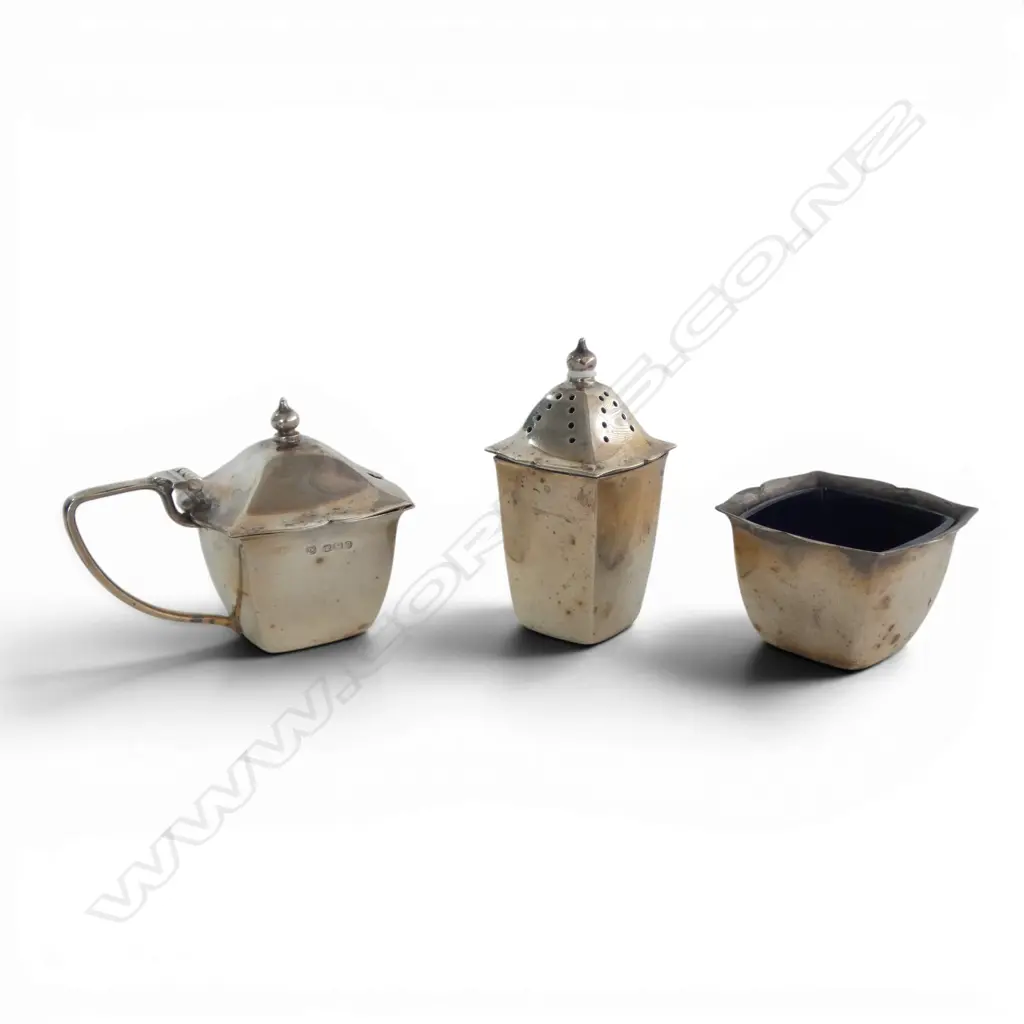 3 PCE STG SILVER CONDIMENTS Sheffield 1932 silver weight 69gms. 2 pces with blue glass liners Image 1++