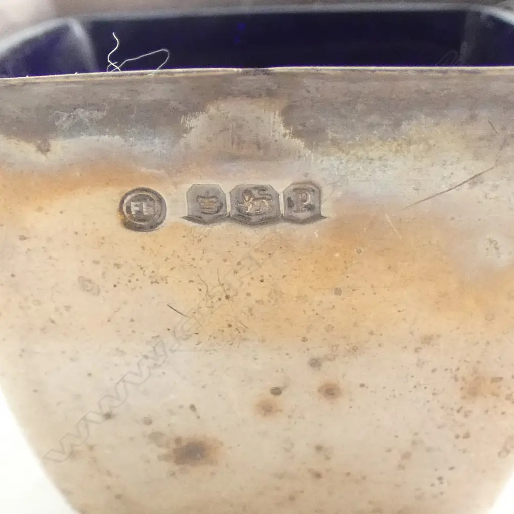 3 PCE STG SILVER CONDIMENTS Sheffield 1932 silver weight 69gms. 2 pces with blue glass liners Image 1++