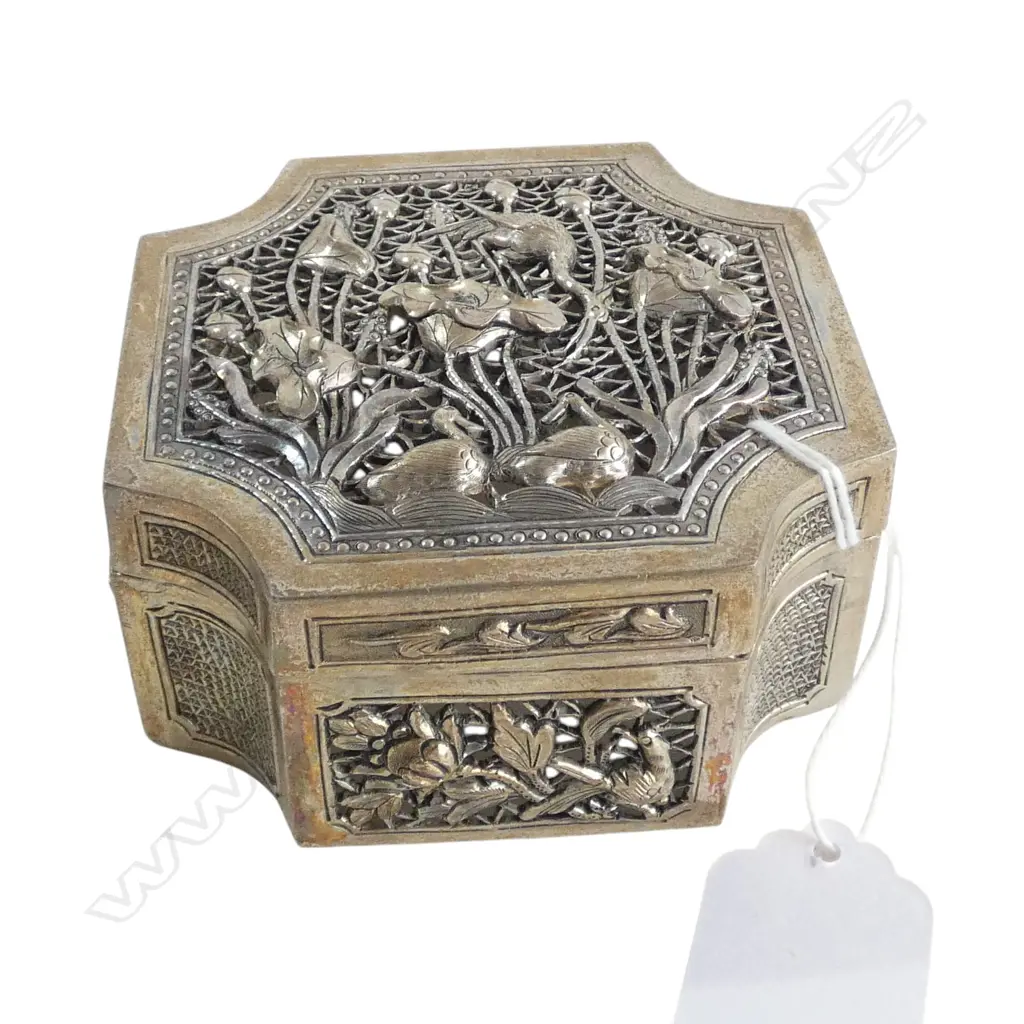ORIENTAL SILVER BOX pierced heron design, testing around 60% silver 138gms Image 1++