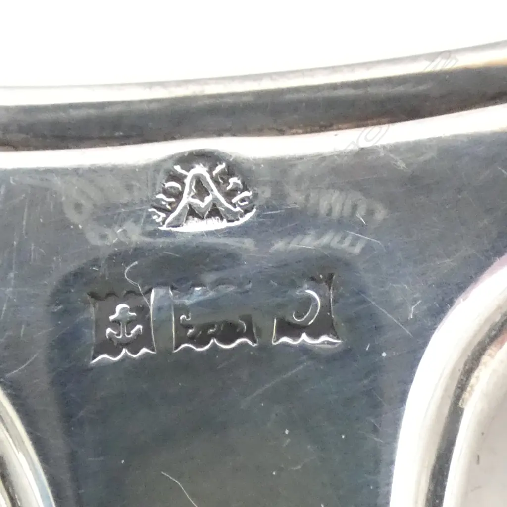 S/SILVER BACKED HAND MIRROR Image 1++