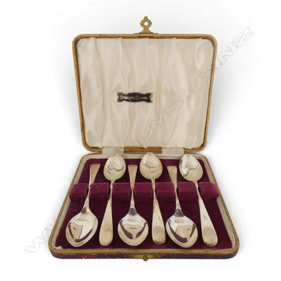 CASED SET 6 SILVER TEASPOONS Sheffield 1955. 80gms. 