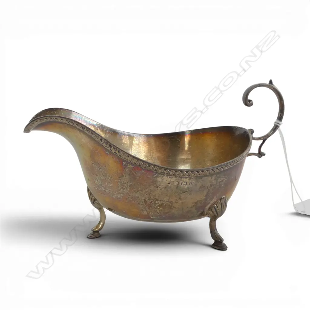 Birmingham 1912 STG SILVER GRAVY BOAT pad feet flying C-scroll handle. 116gms Image 1++