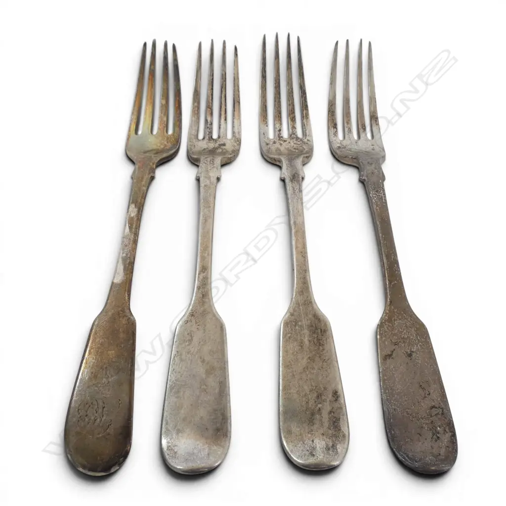 4 VICTORIAN SILVER fiddle pattern DESSERT FORKS. 188gms Image 1++