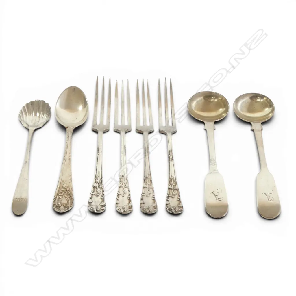 4 STG SILVER small SPOONS: Pr Vict. salt spoons L.1861 + GEO. provincial ? 'GG' salt spoon. 46.8gms + 4 plated forks Image 1++