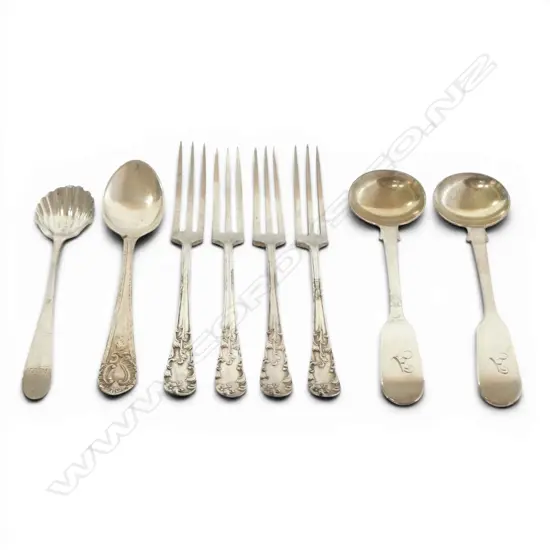 4 STG SILVER small SPOONS: Pr Vict. salt spoons L.1861 + GEO. provincial ? 'GG' salt spoon. 46.8gms + 4 plated forks