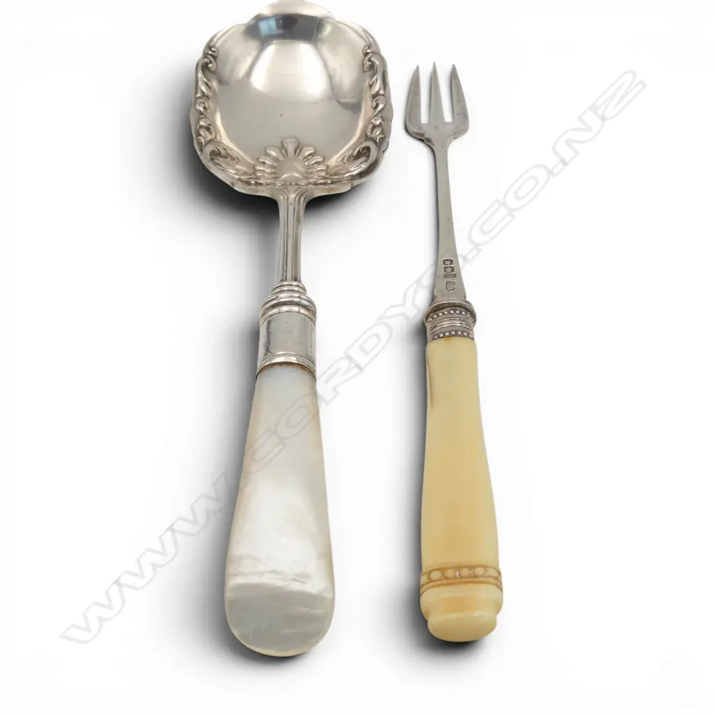2 STG SILVER UTENSILS mop & casein handle L.210mm Image 1++
