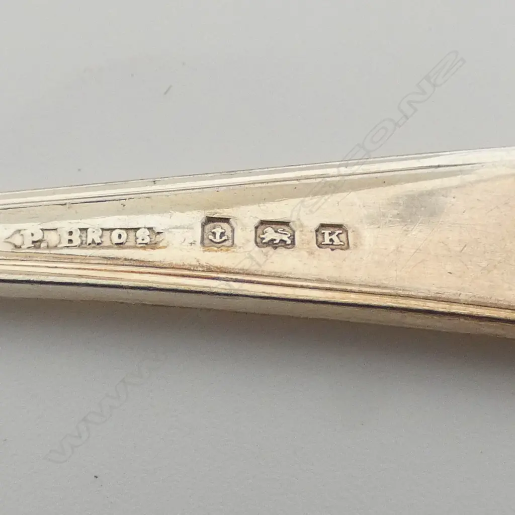 CASED SET 6 SILVER TEASPOONS Birmingham 1934. 70gms. Image 1++