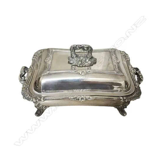 LATE VICTORIAN QUALITY SILVER PLATE WATER BASED ENTREE DISH