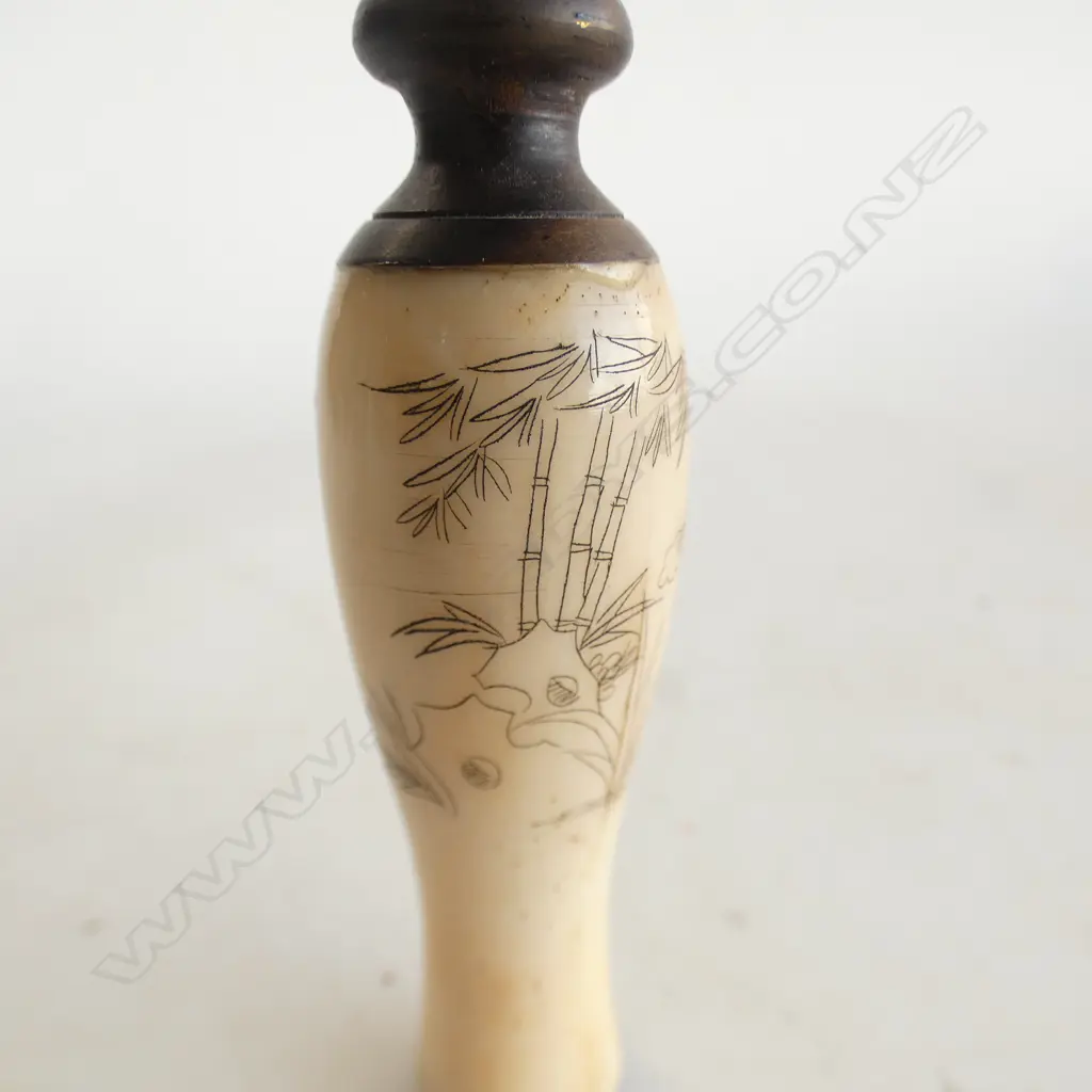 ORIENTAL CARVED BONE & WOOD SCENT BOTTLE H.110mm Image 1++