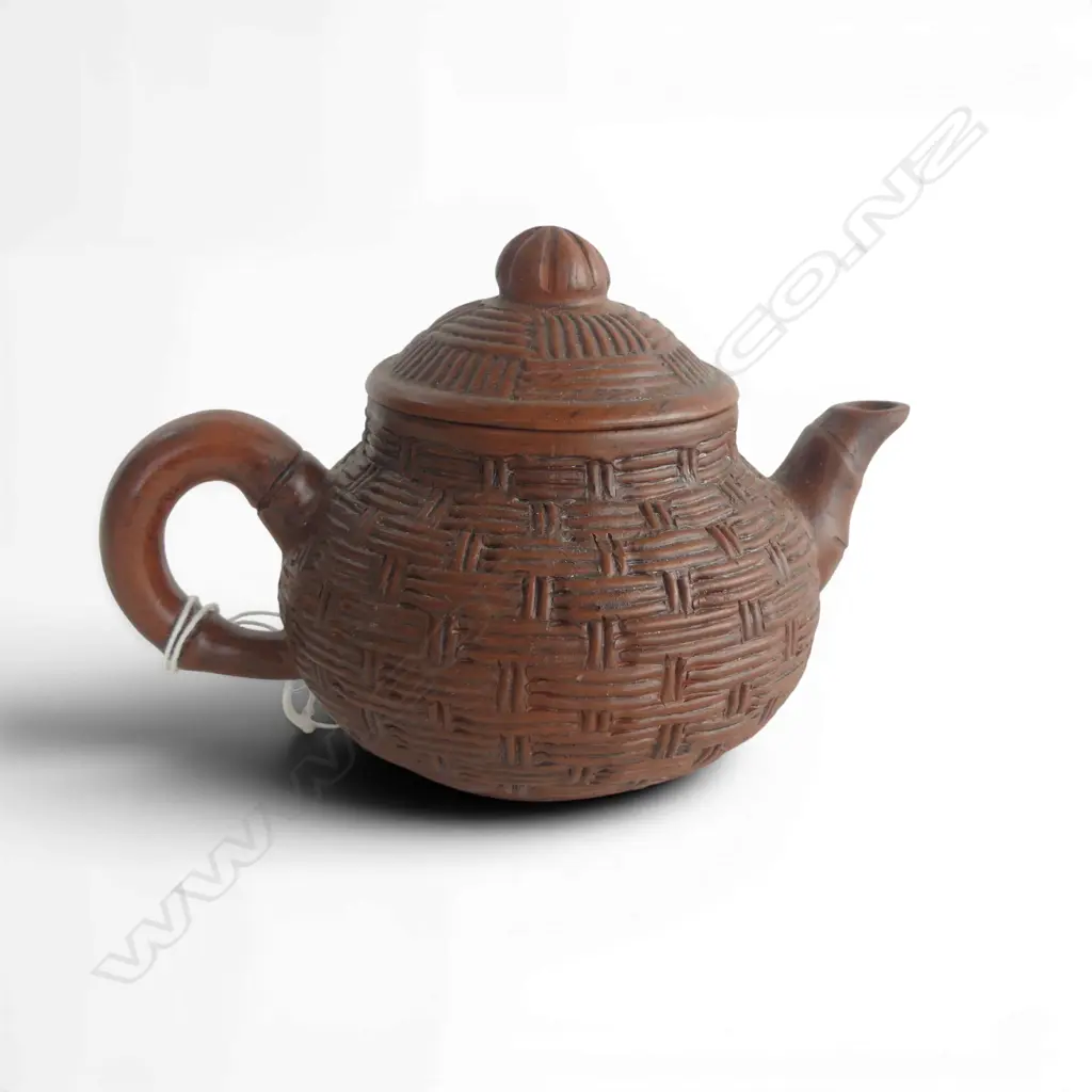 YIXING TEAPOT H.100mm Image 1++