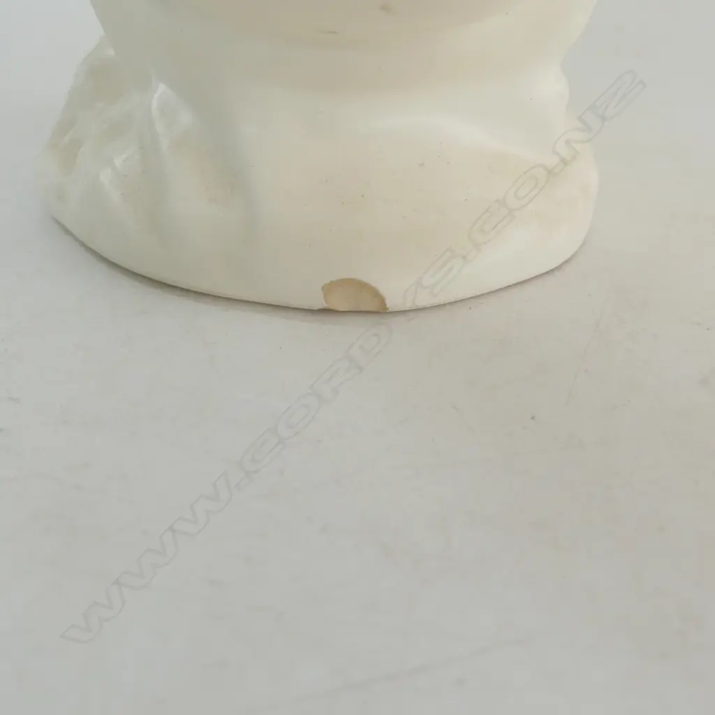 CROWN LYNN NAUTILUS VASE #550 H.175mm Image 1++