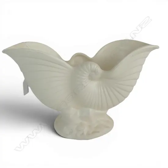 CROWN LYNN NAUTILUS VASE #550 H.175mm