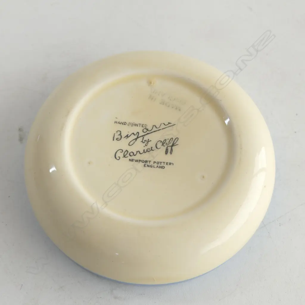 Clarice Cliff Bizarre 'Rudyard' pattern pin dish. Printed marks. Dia.95mm. Image 1++