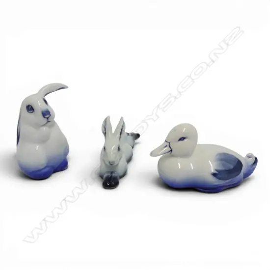 3 ROYAL DOULTON B/W FLAMBE ANIMALS; 2 BUNNY RABBITS + DUCK L.100mm