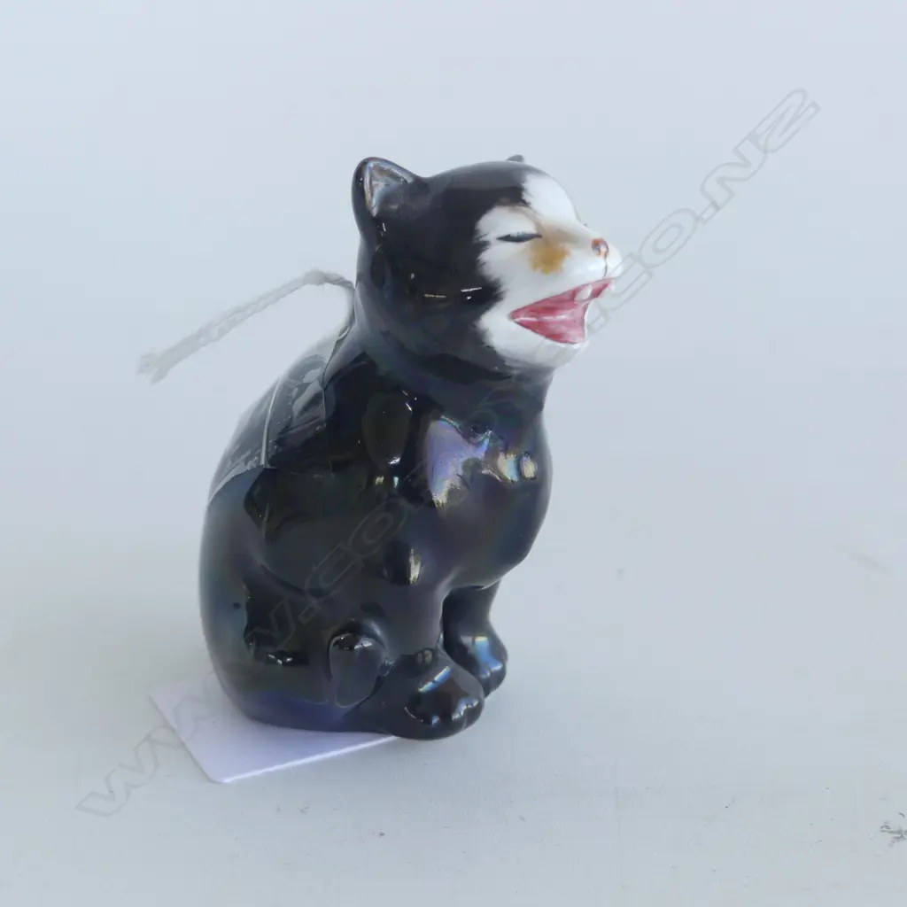 ROYAL DOULTON LUCKY CAT H.68mm Image 1++