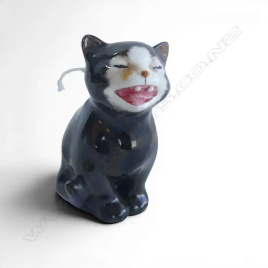 ROYAL DOULTON LUCKY CAT H.68mm