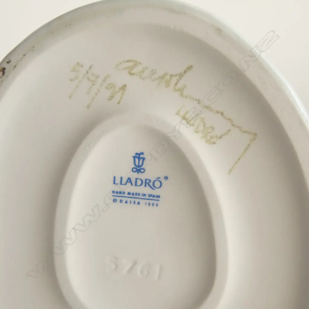 LLADRO 'OUT for a ROMP', H.200mm Image 1++