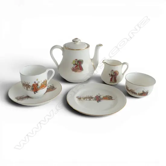 3 PCE ROYAL DOULTON XMAS CHILDS TEA SET + PARAGON 'PLAYTIME' JUG H.130mm