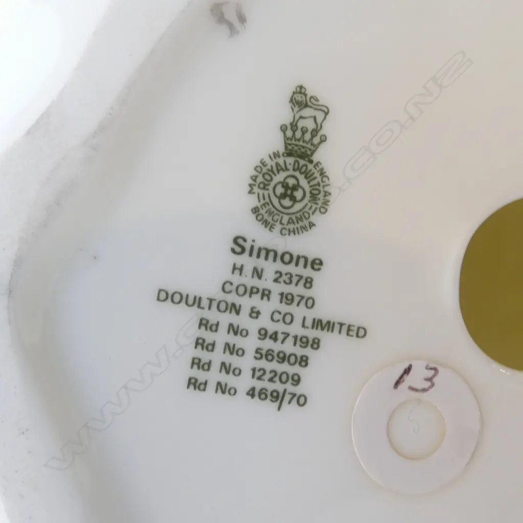 Royal Doulton Simone figurine, 190 tall Image 1++