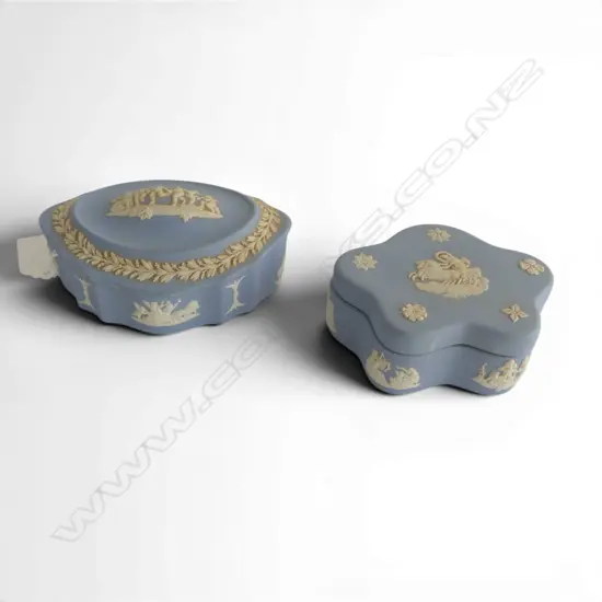 2 WEDGWOOD JASPERWARE CONTAINERS W.115mm