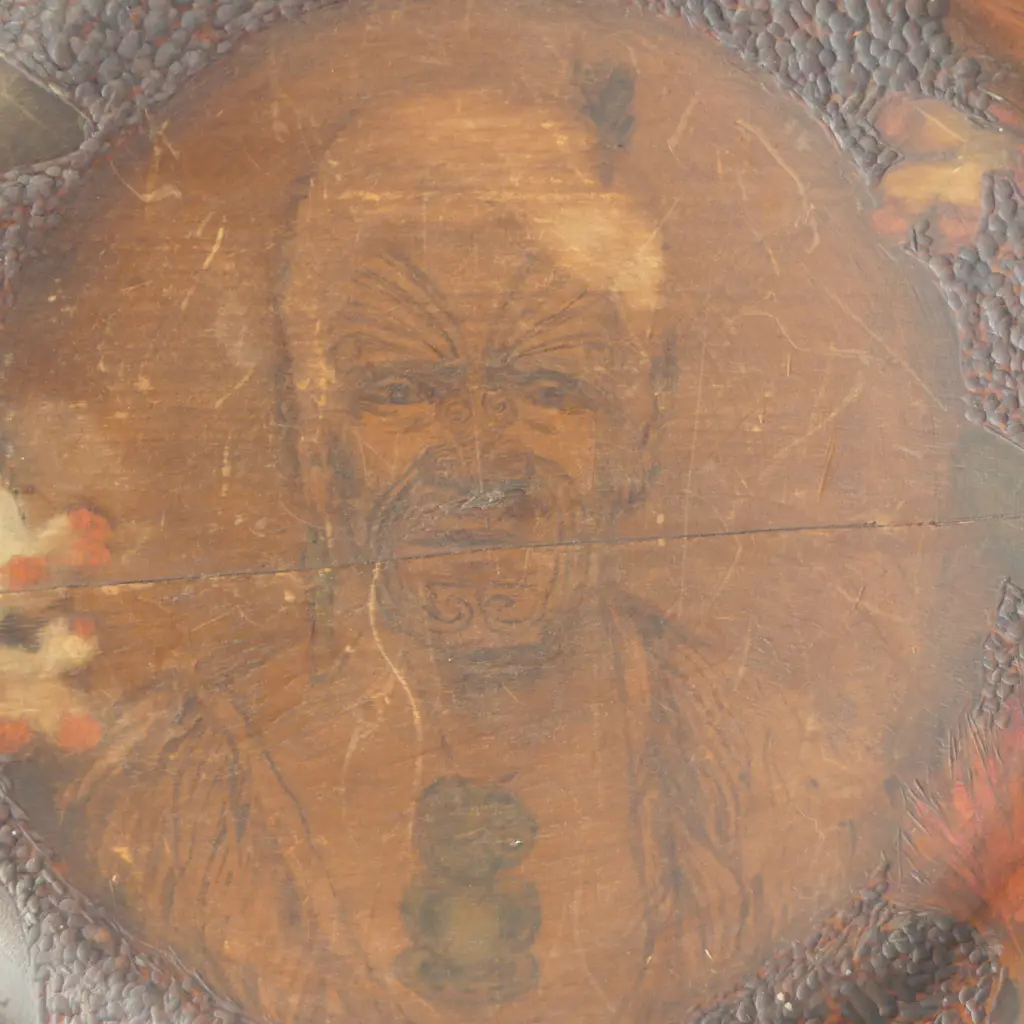 NEW ZEALAND FOLK ART POKER WORKED PLATE, MAORI CHIEF PAINTED TO SURFACE, Dia.275mm Image 1++
